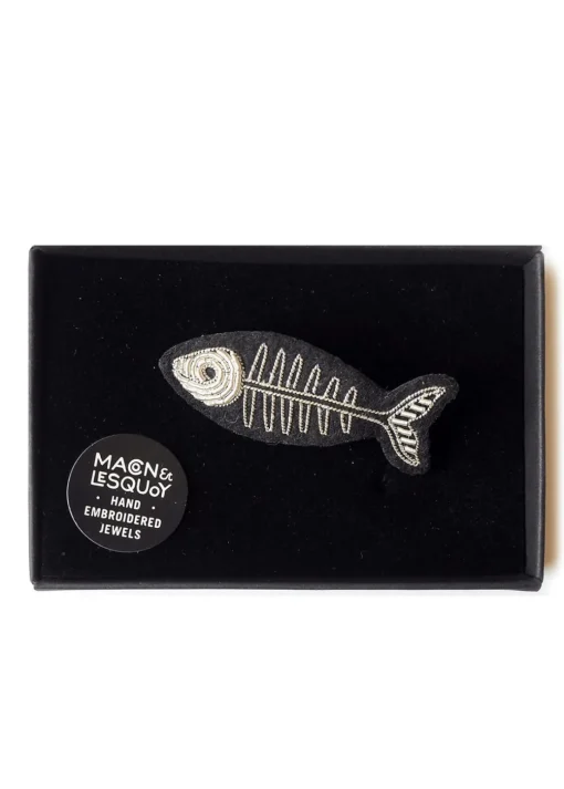 Broche brodée Arête