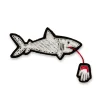 Broche brodée Requin