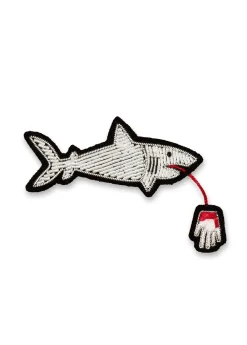 Broche brodée Requin